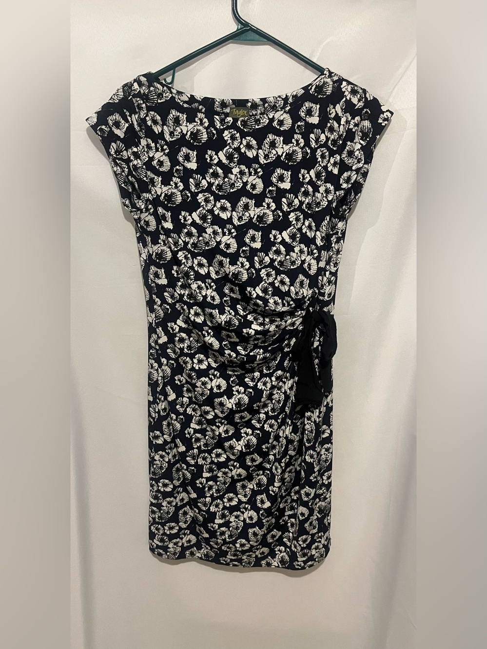 Taylor black and white Floral Ruched Dress